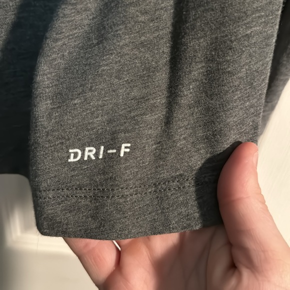 Nike long sleeve - Picture 4 of 4